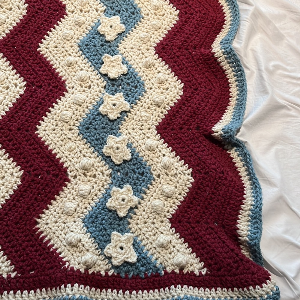 Crochet throw - Picture 2 of 3